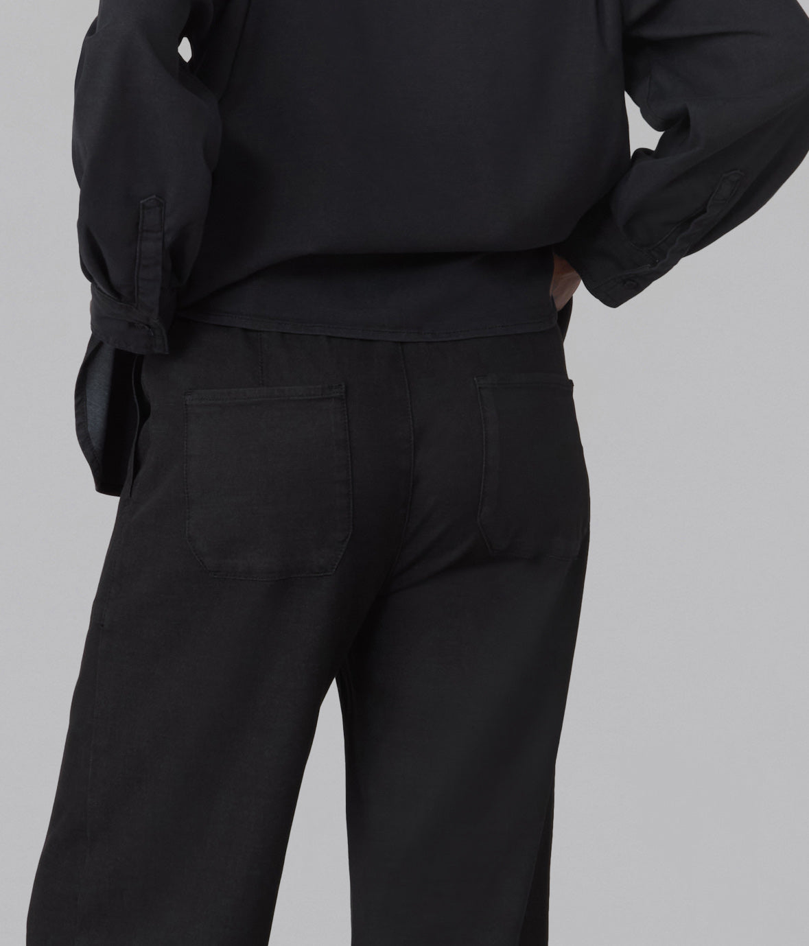 REMY-BLK Mid Rise Wide Leg Trouser