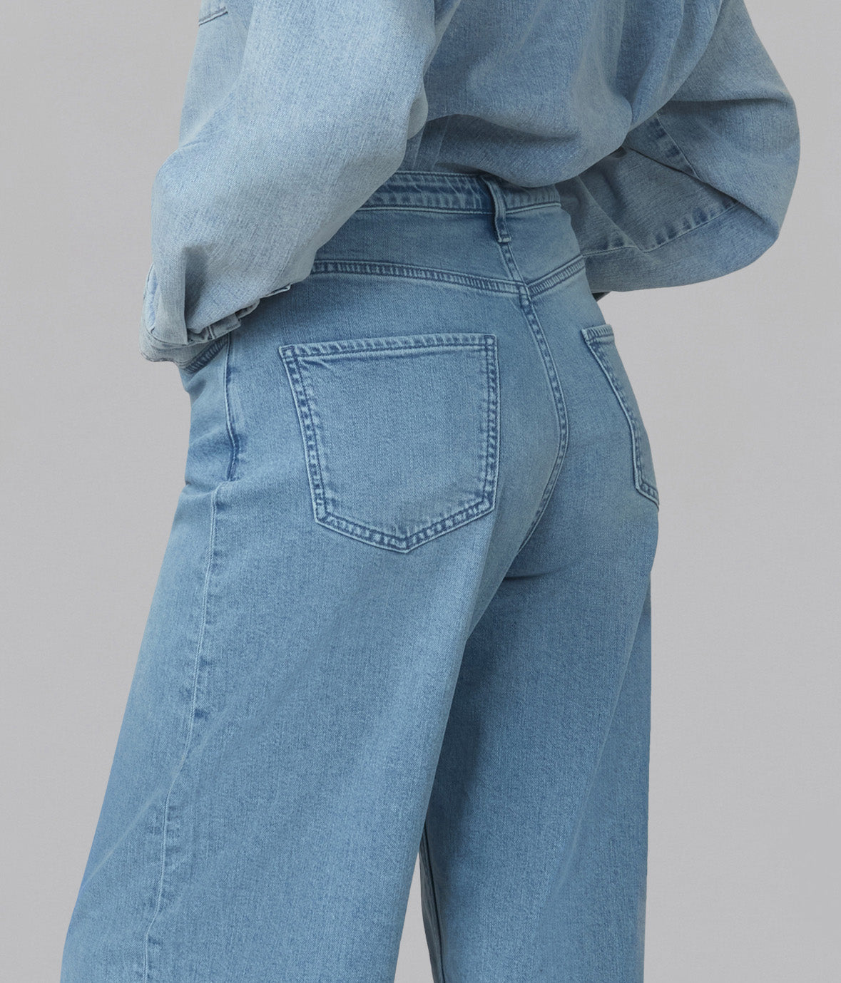 REMY-DW Mid Rise Wide Leg Trouser